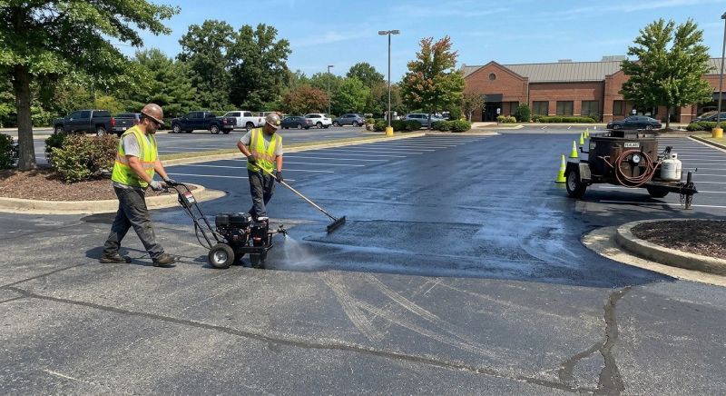 Asphalt Parking Lot Sealing in Miami Dade County, FL